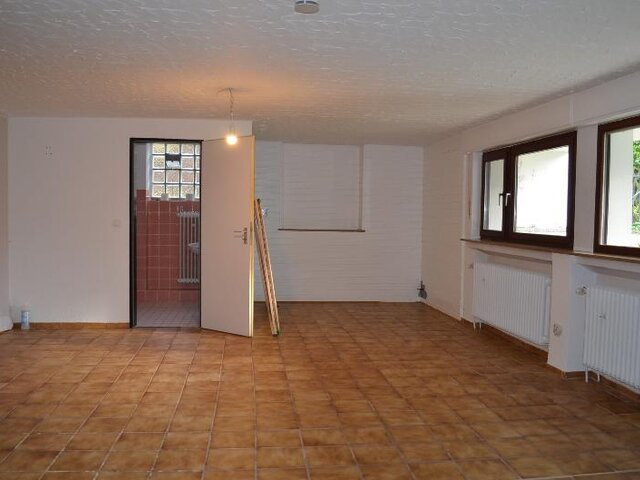 Souterrain zu Bad + Loggia