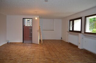 Souterrain zu Bad + Loggia