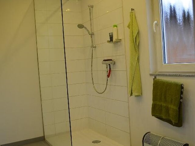 Bad 1 Duschbad im Erdgeschoss