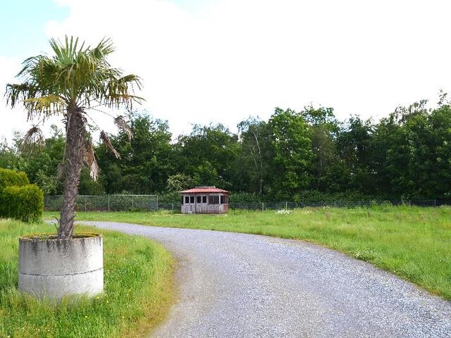 Baugrundstück 3.140 m² rechts