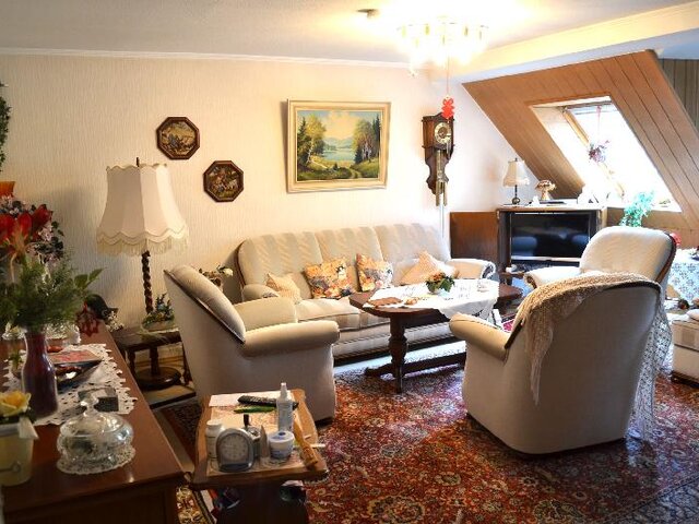 Wohnzimmer 2. OG Bild 2