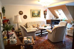 Wohnzimmer 2. OG Bild 2