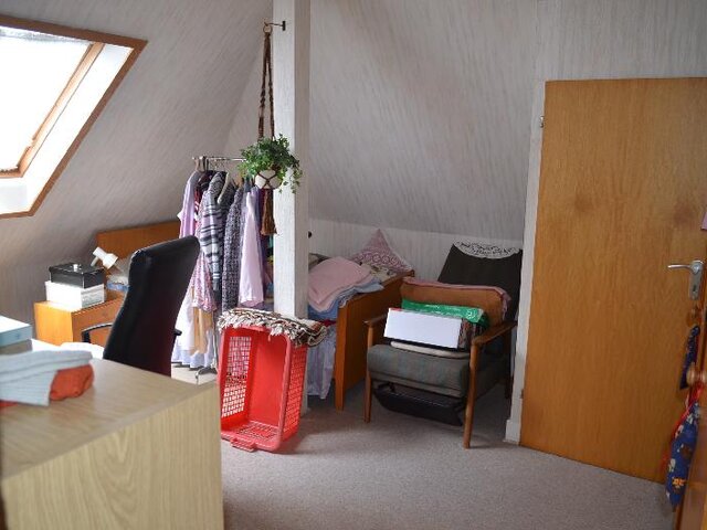 Kammer 1 zur Straße 2. OG