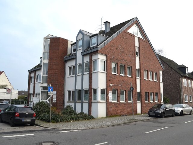 Parkplatz + Garage inklusive