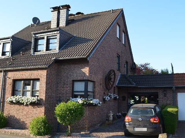 TOP ausgestattetes Haus vorne