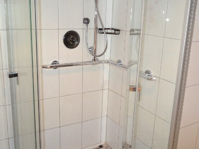 Dusche im Bad obere Ebene