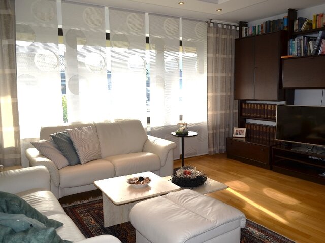 Wohnzimmer zur Straße
