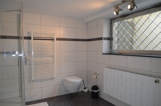 Bad 3 im Souterrain Bild 1