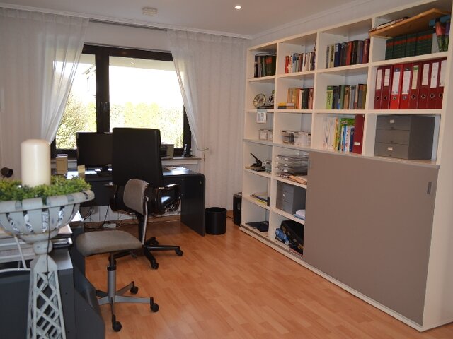 2. Schlafzimmer oder Büro EG