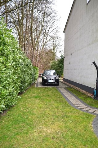 Seitenbereich des Hauses