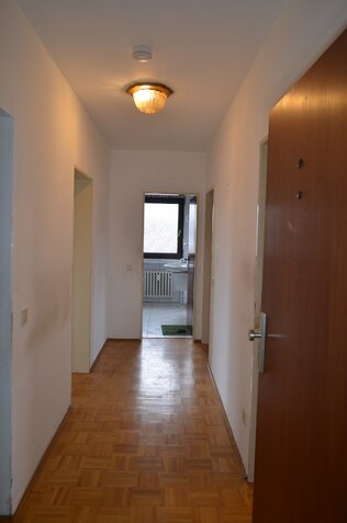 Flur in Parkett ab Wohnungstüre