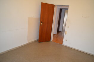 Kinderzimmer/Büro zum Flur