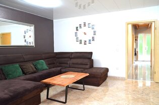 Wohnzimmer zum Flur